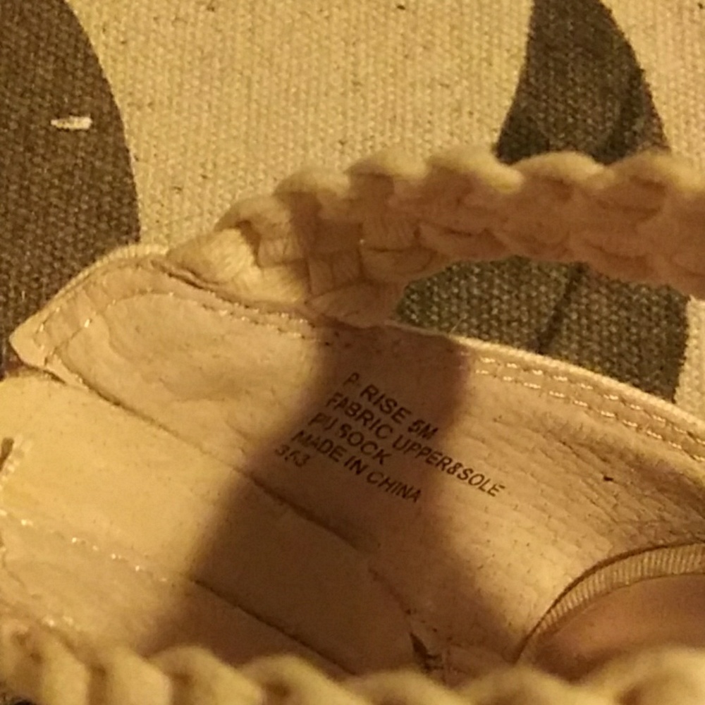 Shoes - Picture 3 of 4